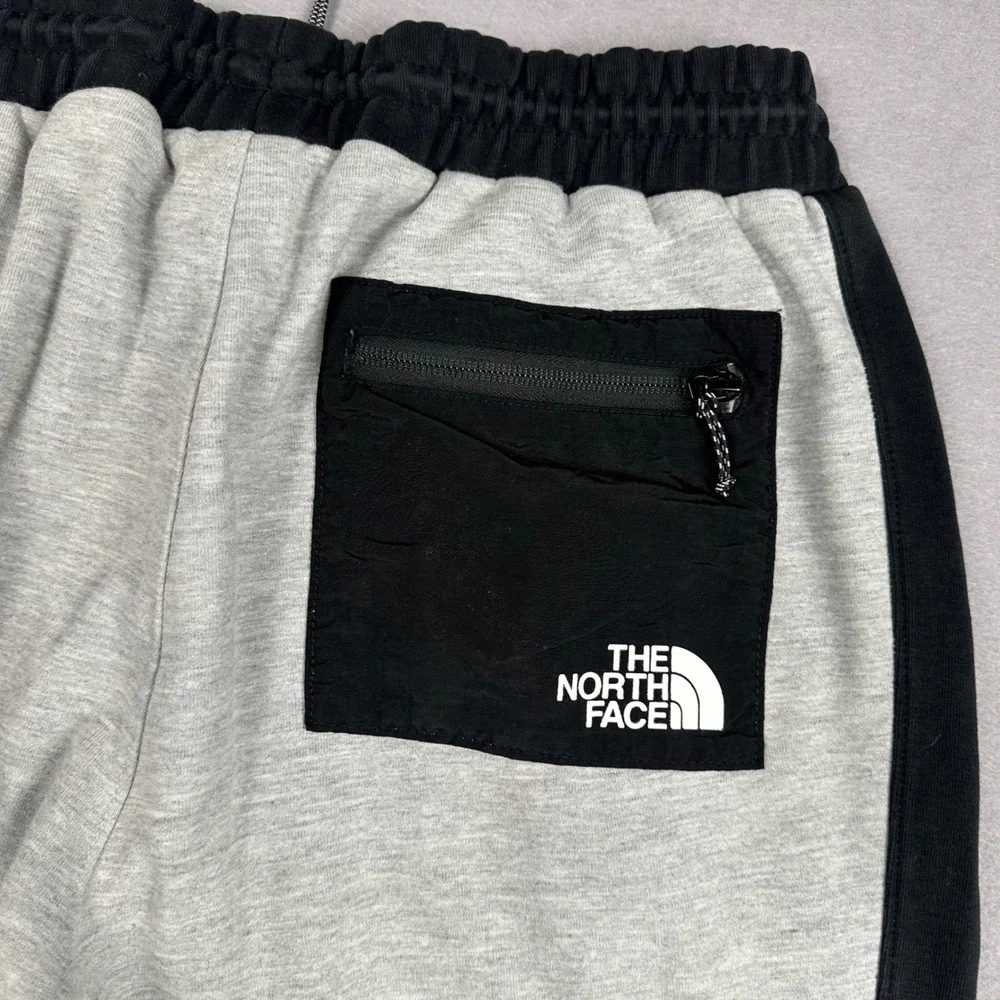 The North Face Mens Joggers Grey Black Colorblock Sweatpants A7UQ1 Size Medium